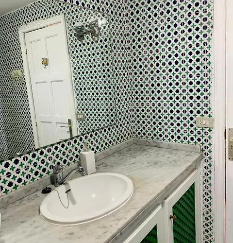 וילה Floratere ארונה